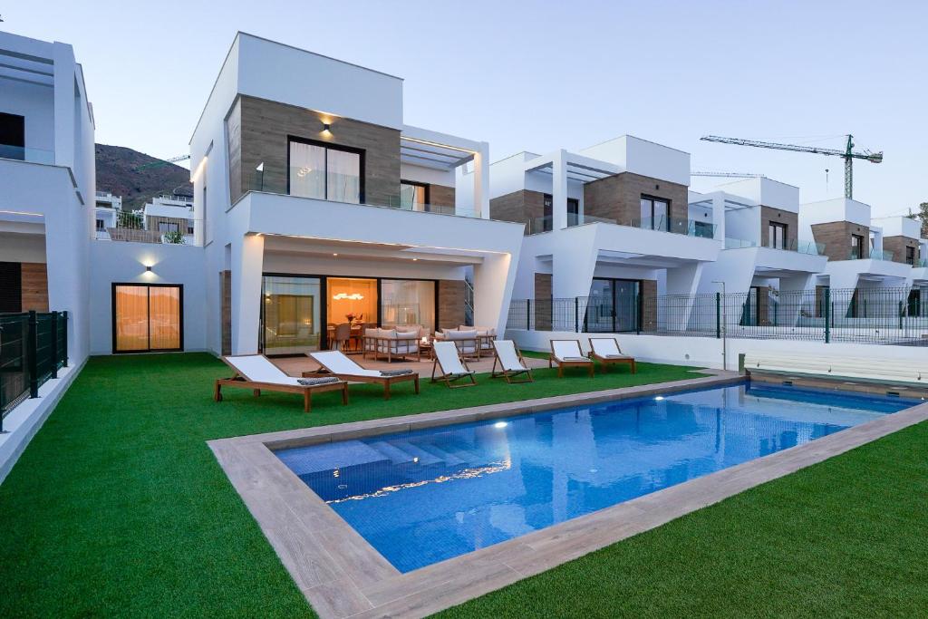 الفلل والمنازل الخاصة